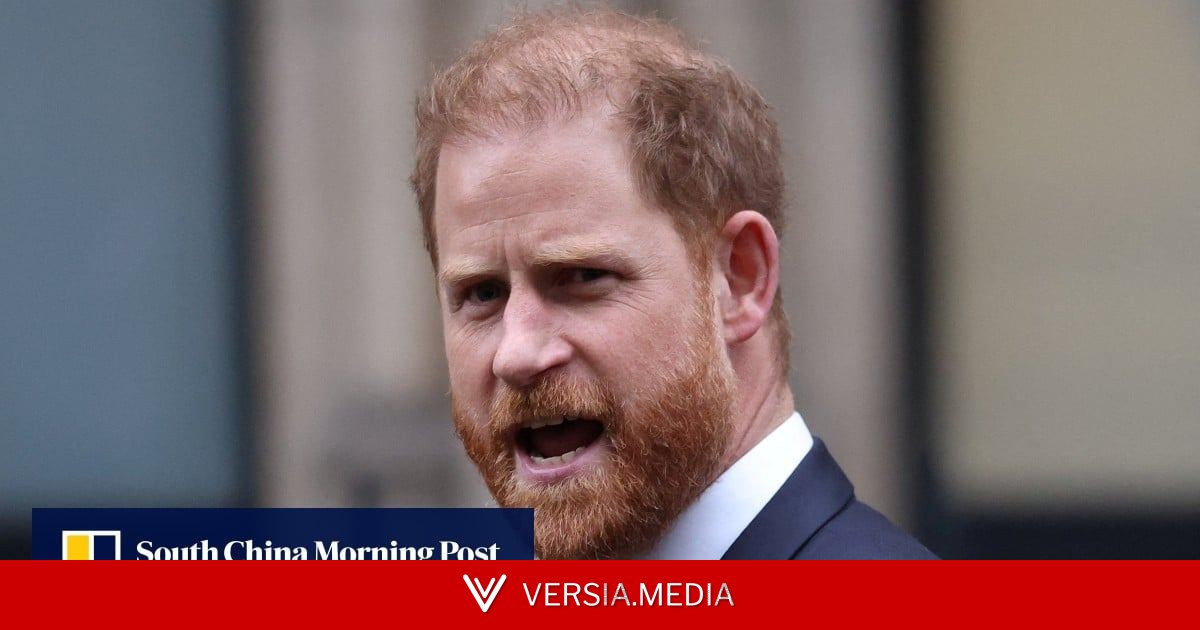 Prince Harry arrives in UK with Buckingham Palace stay in disarray